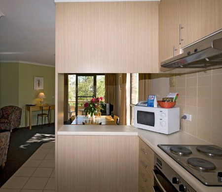 Kingston Court Serviced Apartments - Accommodation Perth 2