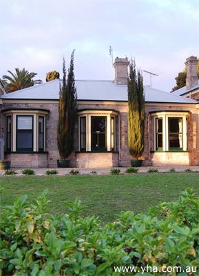 Lakeside Manor Yha - Accommodation Perth 1