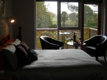 Lyndoch Hill Retreat - Accommodation Perth 1