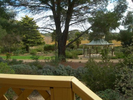 Lyndoch Hill Retreat - Accommodation Perth 3