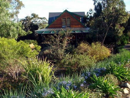 The Stumps B&B - Accommodation Perth 0