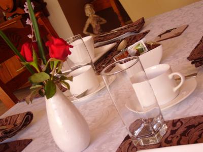 Wine & Roses Bed & Breakfast - Accommodation Perth 4