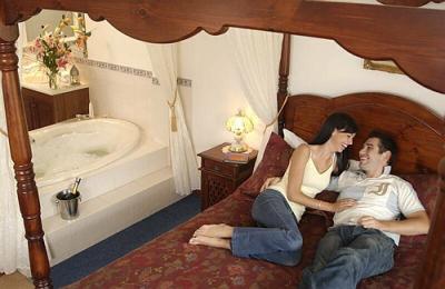 Wine & Roses Bed & Breakfast - Accommodation Perth 5