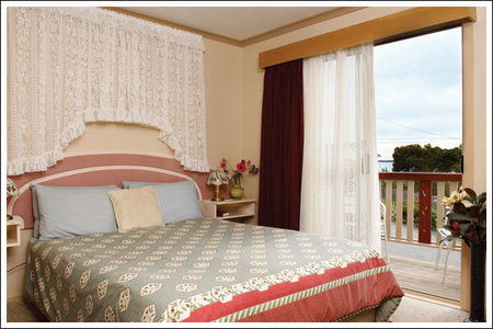 Amos House  & Swansea  Villas - Accommodation Perth 2