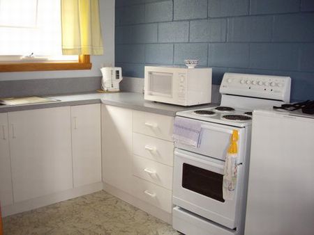 Castaway Holiday Apartments - Accommodation Perth 1