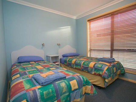 Strahan Bungalows - Accommodation Perth 4