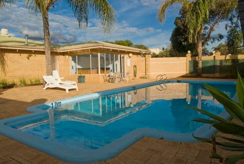 Albion Hotel - Accommodation Perth 0