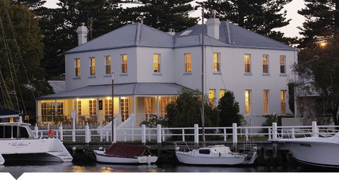 Oscars Waterfront Boutique Hotel - Accommodation Perth 0