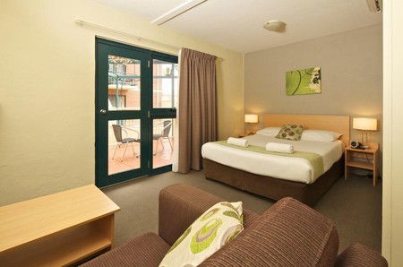 Breakfree On Hindley Street - Accommodation Perth 2