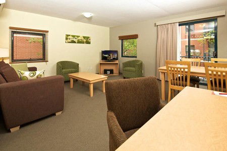 Breakfree On Hindley Street - Accommodation Perth 4