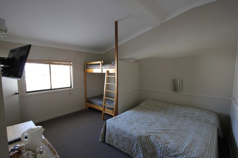 Corroboree Lodge - Accommodation Perth 2
