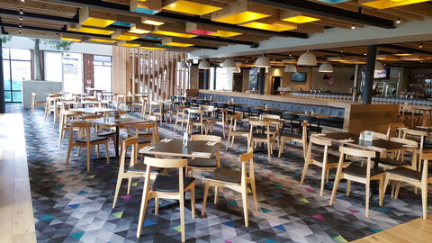 Highlander Hotel Bar Kitchen Rooftop - Accommodation Perth 6