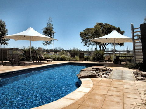 Majestic Oasis Apartments - Accommodation Perth 0