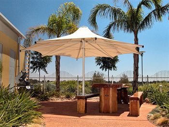 Majestic Oasis Apartments - Accommodation Perth 3