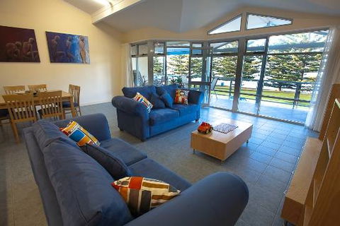 Port Lincoln Foreshore Apartments - Accommodation Perth 3