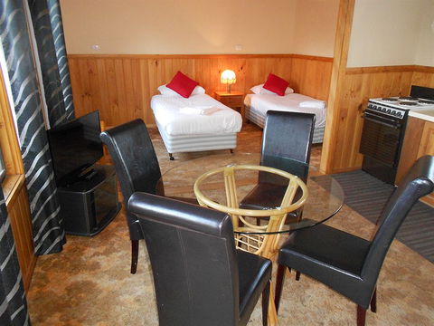Eastcoast Central Watersedge Resort - Accommodation Perth 3