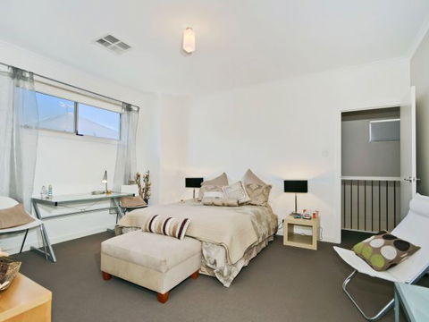 Century 21 SouthCoast: The Residence - Accommodation Perth 3
