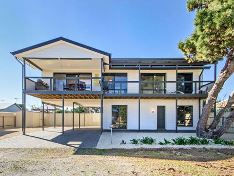 Century 21 SouthCoast: Whinnerah Sunsets - Accommodation Perth 0