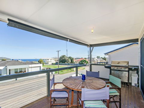 Century 21 SouthCoast: Whinnerah Sunsets - Accommodation Perth 1