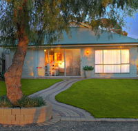 17 QED Lakehouse - Accommodation Perth