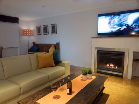 Alice's Palace Ocean Grove - Accommodation Perth 0