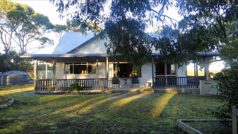 Arties Cottage Accommodation - Accommodation Perth 0
