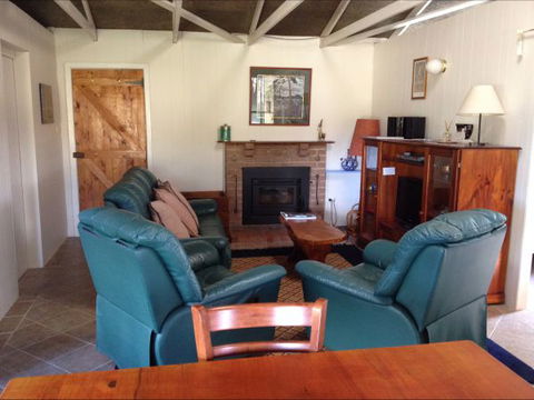 Avaleigh Elms Farmstay - Accommodation Perth 4