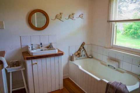 Baileys Lane - Accommodation Perth 7