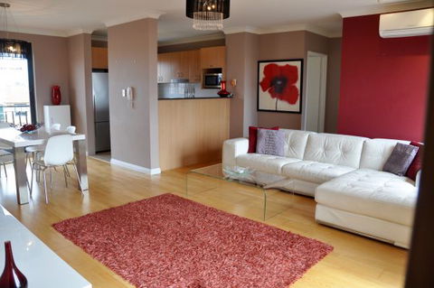Best Apartment In The Heart Of Sydney’s Little Italy - Perth Resorts 0