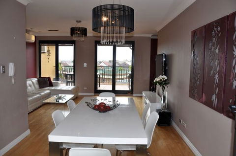 Best Apartment In The Heart Of Sydney’s Little Italy - Perth Resorts 1