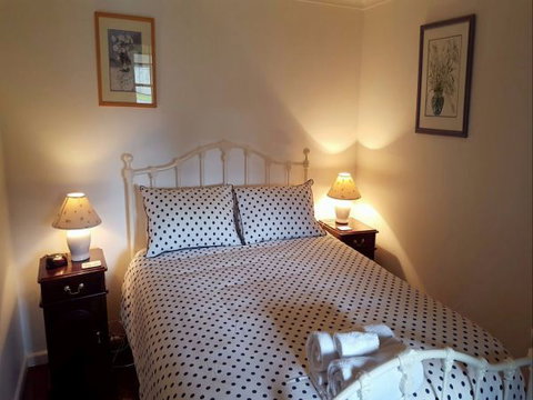 Cameron's Cottage - Accommodation Perth 3