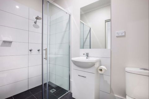 Caringbah Hotel - Perth Resorts 4