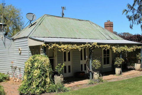 Drayshed Cottage - Accommodation Perth 0