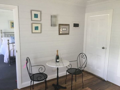 Drayshed Cottage - Accommodation Perth 3