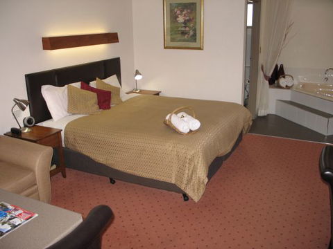 Golden Chain Wine Village Motor Inn - Perth Resorts 2