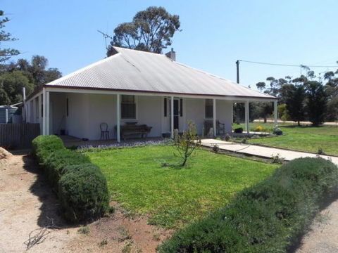 Great Grandpa Henry Retreat - Accommodation Perth 0