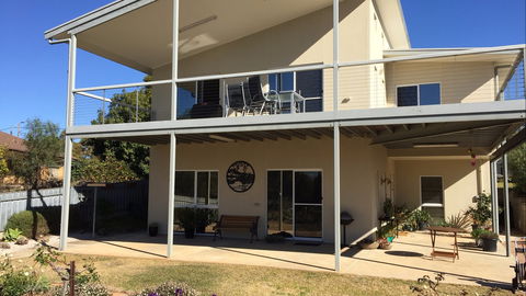 Lyreen's Apartment Bed And Breakfast - Perth Resorts 0