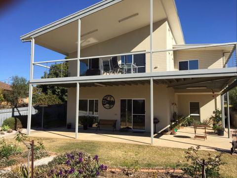 Lyreen's Apartment Bed And Breakfast - Perth Resorts 1