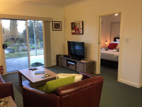 Lyreen's Apartment Bed And Breakfast - Perth Resorts 6