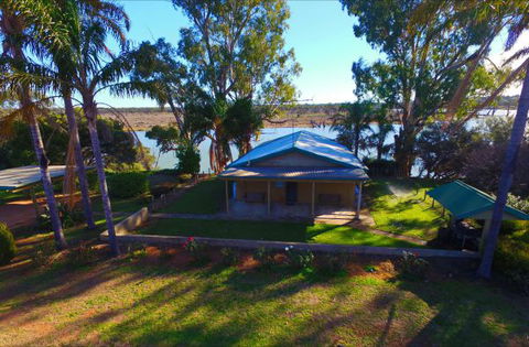 Mundic Waterfront Cottages - Accommodation Perth 2