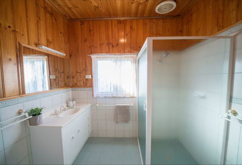 Mundic Waterfront Cottages - Accommodation Perth 9