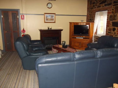 Olive Grove Retreat - Accommodation Perth 2