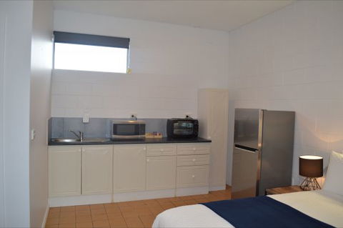 Penguin Seaside Motel - Accommodation Perth 2