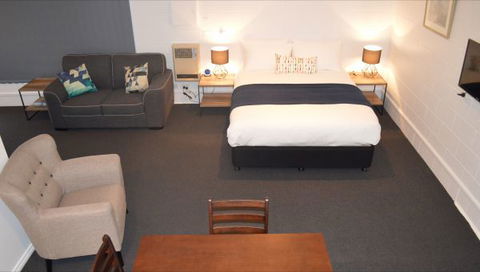 Penguin Seaside Motel - Accommodation Perth 3