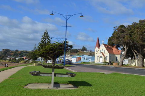 Penguin Seaside Motel - Accommodation Perth 6