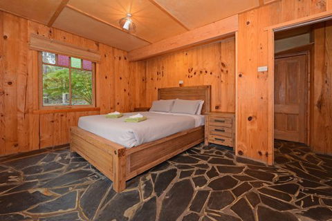 Saintys Creek Cottage - Accommodation Perth 2