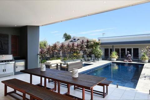 Sundara Beach House - Accommodation Perth 0