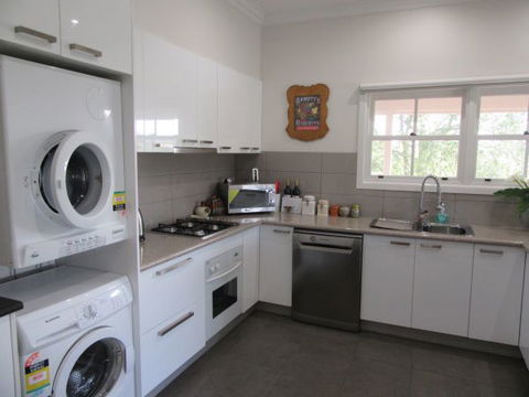 Valley View Cottage - Perth Resorts 2