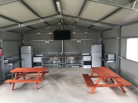 Waikerie Holiday Park - Accommodation Perth 2