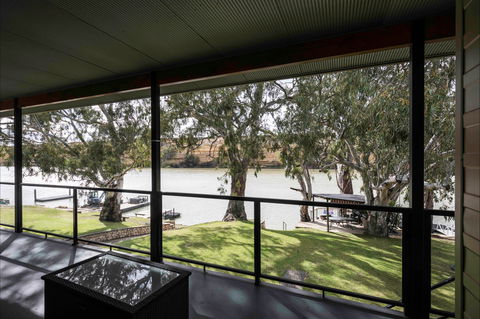 192 Page Drive Blanchetown -River Shack Rentals - Accommodation Perth 1